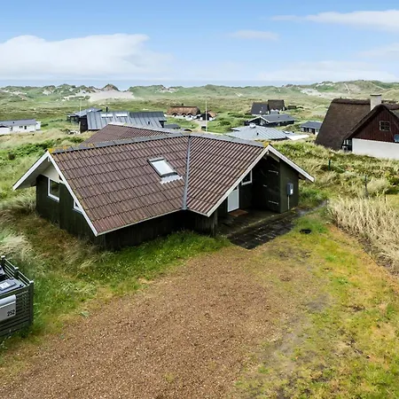 3 Bedroom Stunning Home In Ringkobing Holiday home